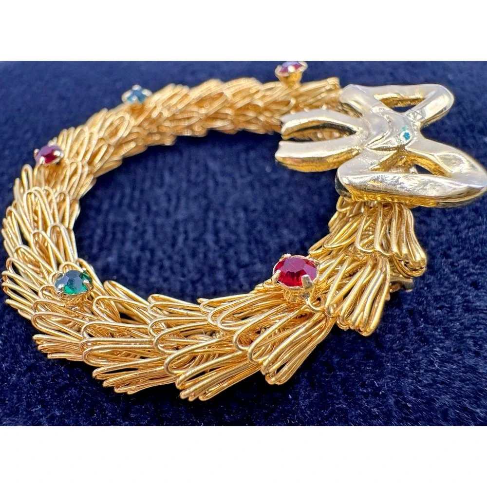 Gold Tone Christmas Wreath Brooch Red‎ Green Rhinestones Bow Pin